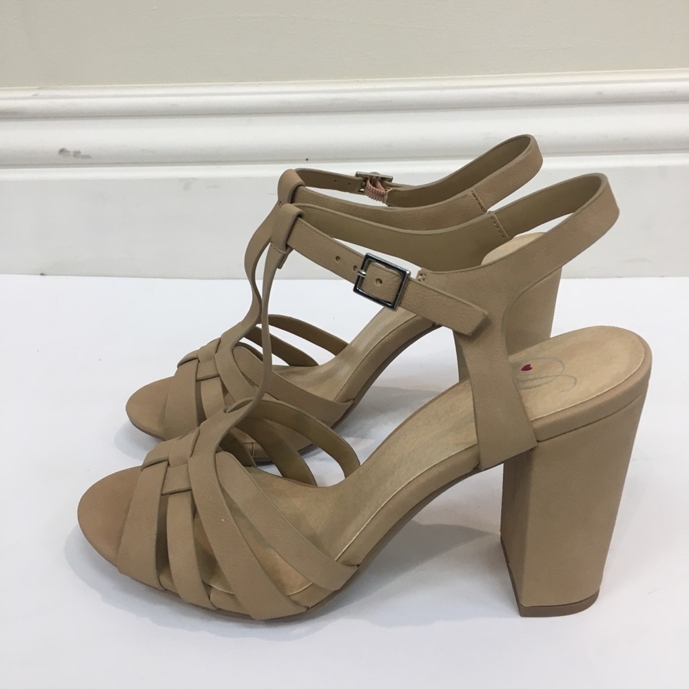 🌿Faux Suede T-Strap Block Heel🌿 - Picture 3 of 5